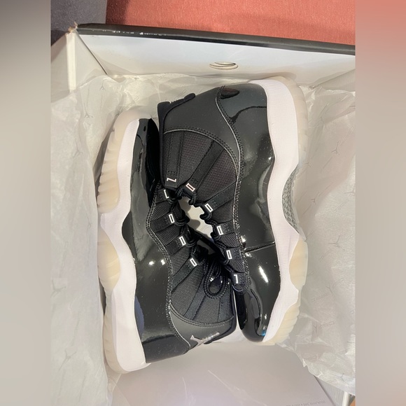 Jordan Retro 11 - Picture 6 of 6